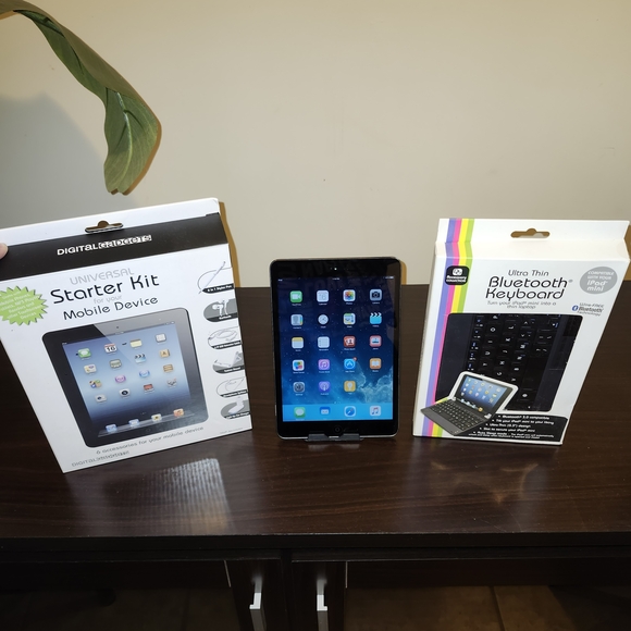 Apple Other - Apple iPad Mini 1st Generation 16GB, Wi-Fi With  Keyboard And Accessory Kit
